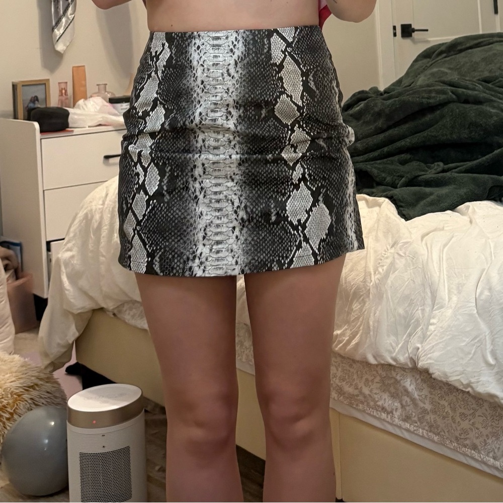 by the way. Black and White Snake Print Mini Skirt